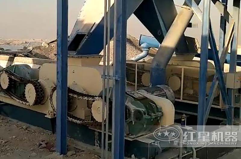 對輥破碎煤現場 對輥破碎煤現場