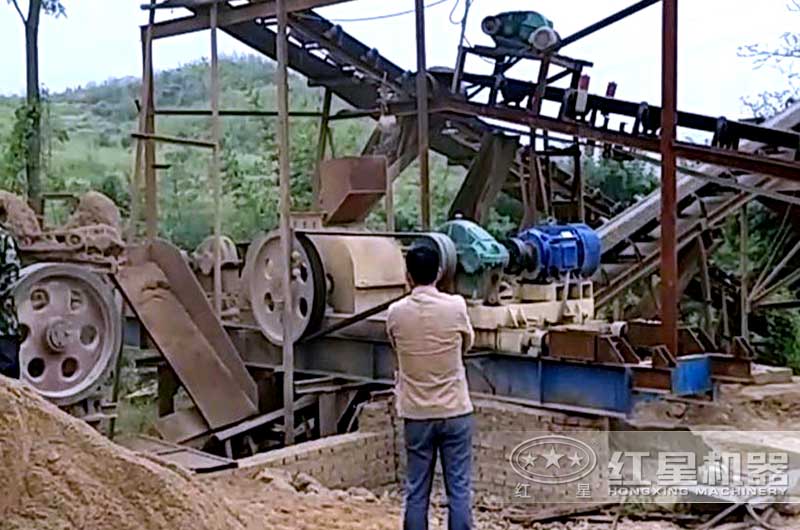 時產100噸鵝卵石制砂用顎破+對輥破 時產100噸鵝卵石制砂用顎破+對輥破
