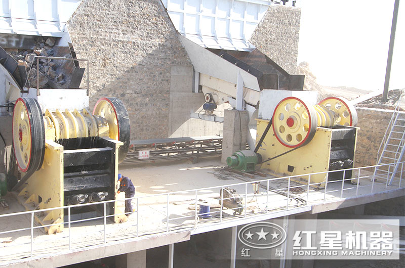 河北固定破碎機加工現(xiàn)場 河北固定破碎機加工現(xiàn)場