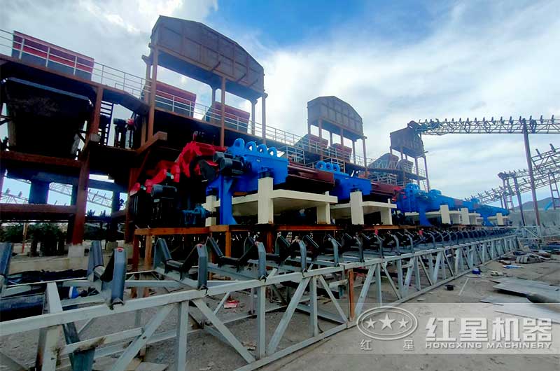 日產(chǎn)5萬噸大型砂石生產(chǎn)線洗沙現(xiàn)場(chǎng) 日產(chǎn)5萬噸大型砂石生產(chǎn)線洗沙現(xiàn)場(chǎng)