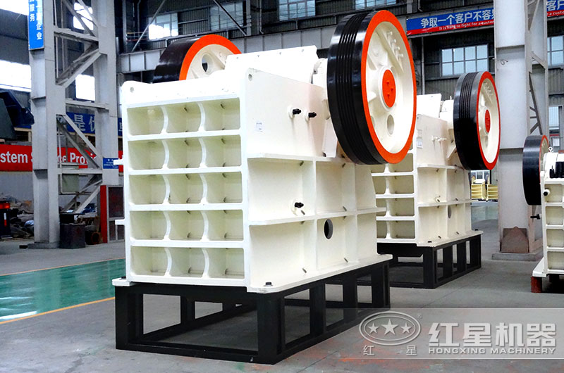 HD德版鄂破采用鍛造主軸，承載破碎力更大